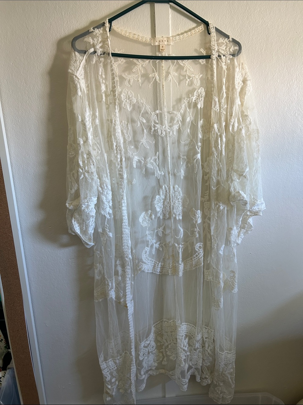 Adiva Sheer Embroidered Lace Kimono Robe - Ivory
